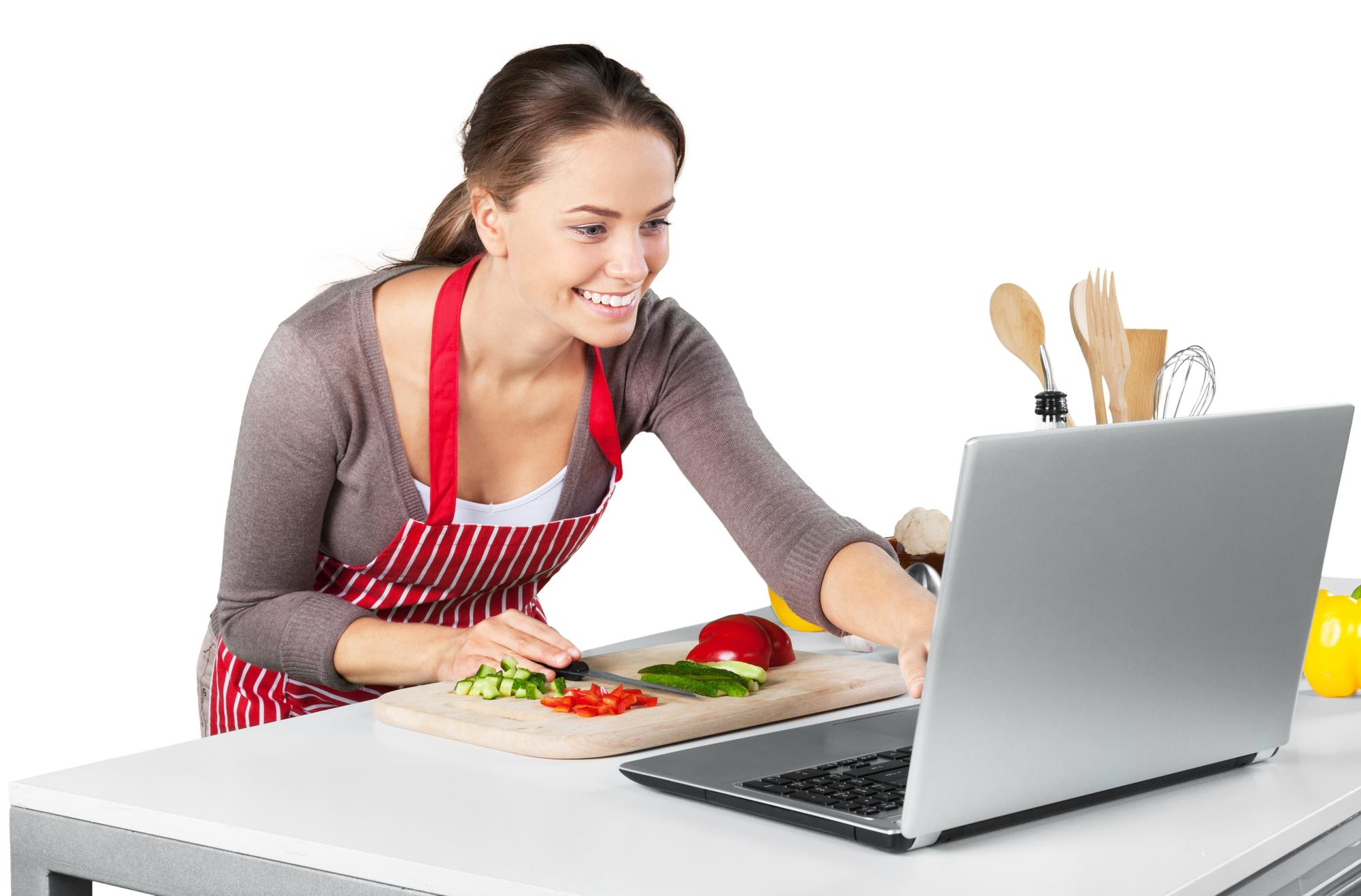 Studente che invita alla collaborazione dal laptop